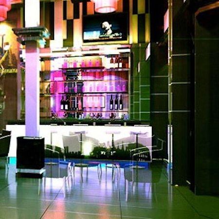Nana Hotel Bangkok Buitenkant foto