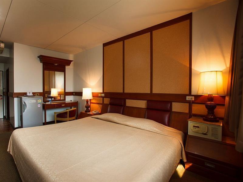 Nana Hotel Bangkok Buitenkant foto