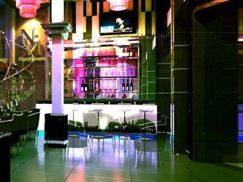 Nana Hotel Bangkok Buitenkant foto